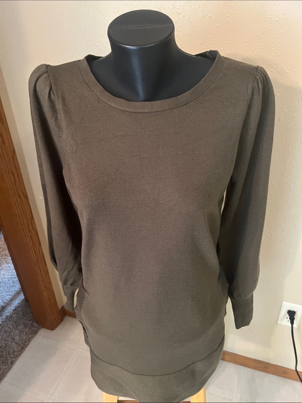 Boston Proper Olive Green Crewneck Sweater with Subtle Puff Sleeves New Without